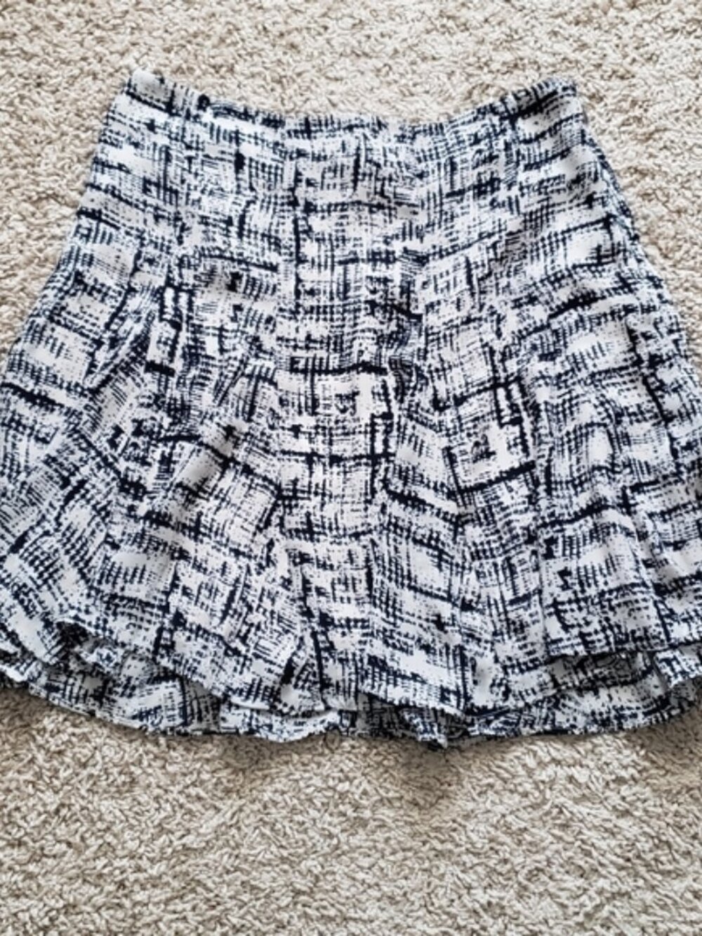 NWT Banana Republic Navy and Cream Skirt.